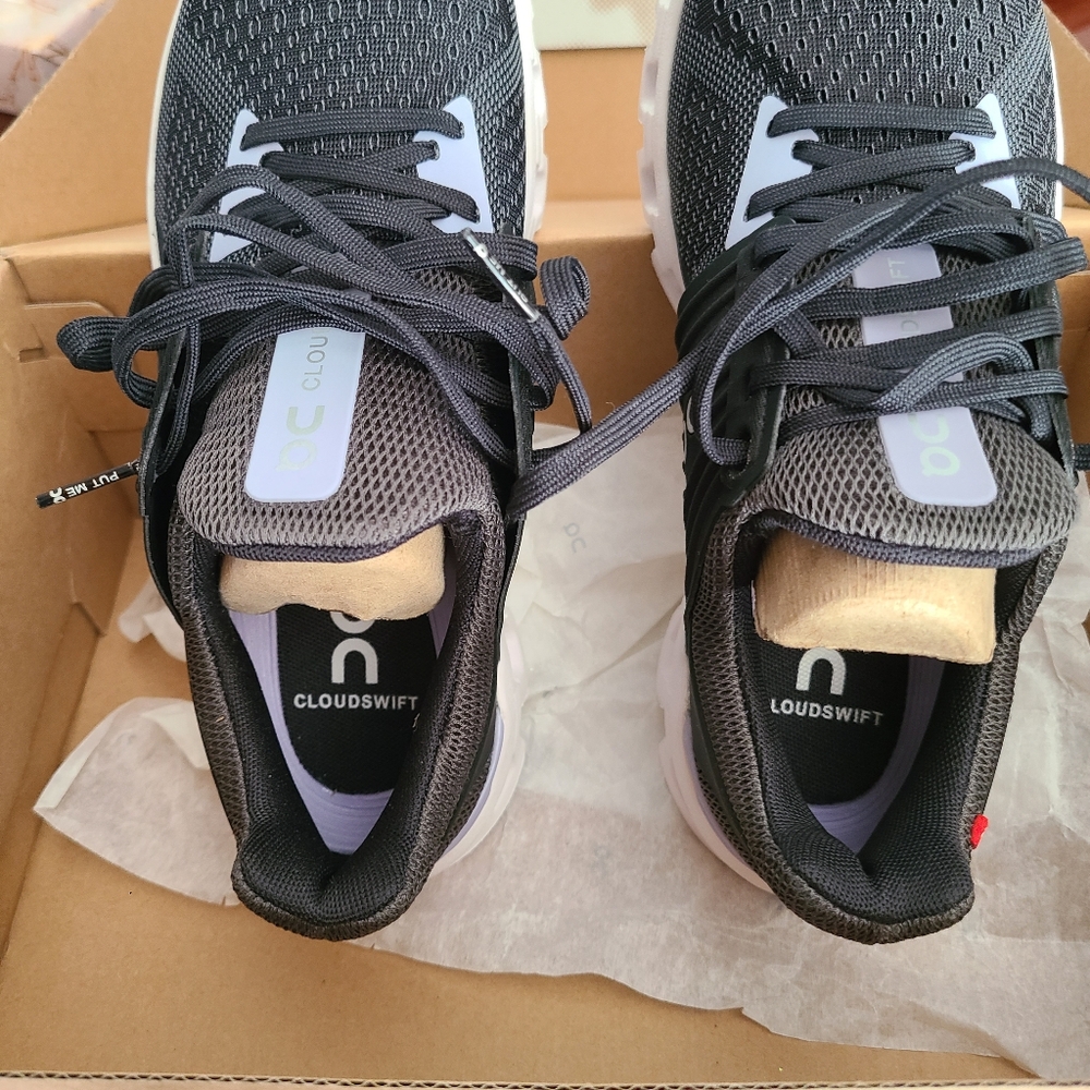 💋💋ON CLOUD, CLOUDSWIFT, NEW RUNNING SHOES, SIZE 36/6 MIDNIGHT BLUE, NEW IN BOX